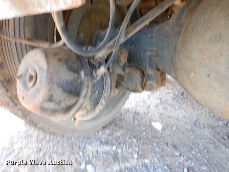 image for item DM3863 1998 International 4900  dump truck