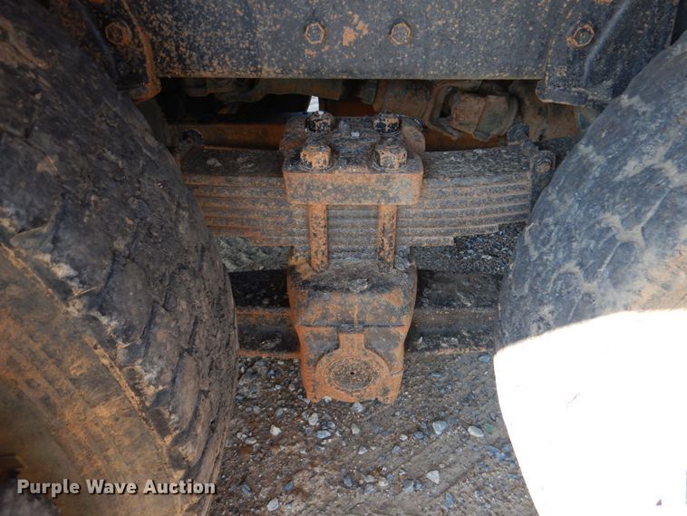 image for item DM3863 1998 International 4900  dump truck