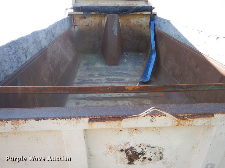 image for item DM3863 1998 International 4900  dump truck