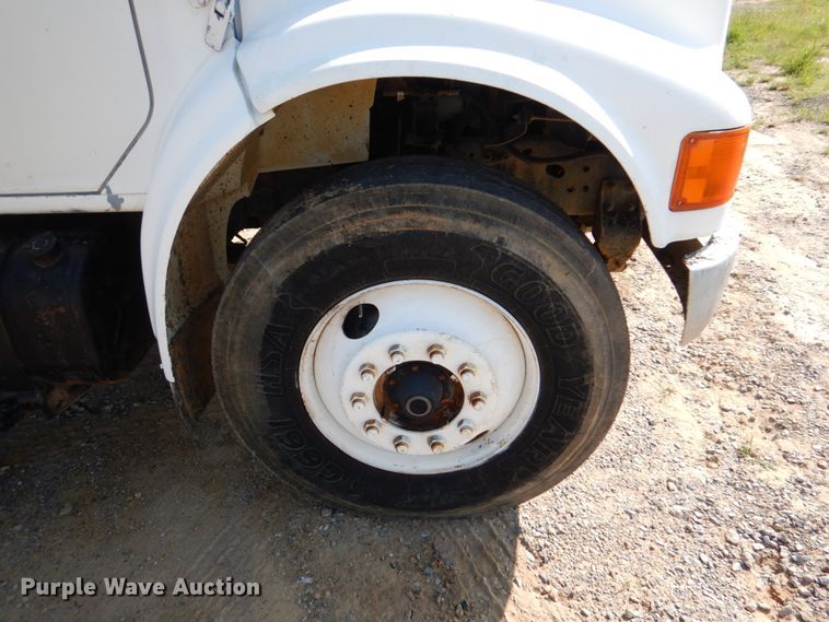 image for item DM3863 1998 International 4900  dump truck