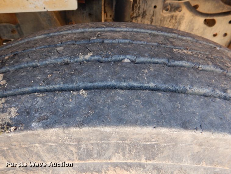 image for item DM3863 1998 International 4900  dump truck