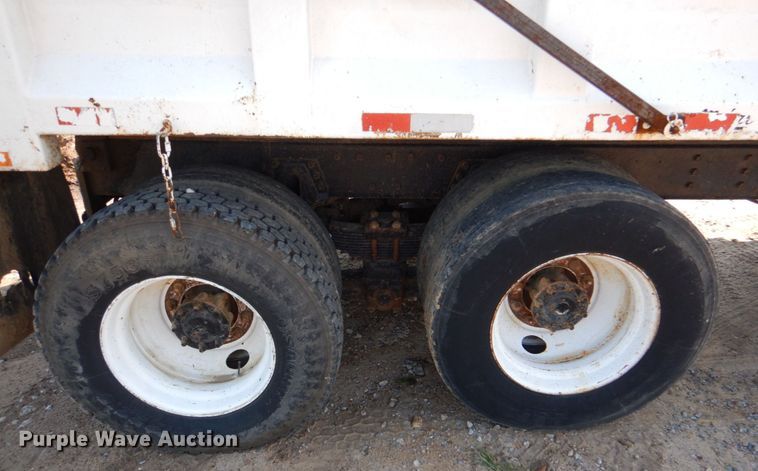 image for item DM3863 1998 International 4900  dump truck