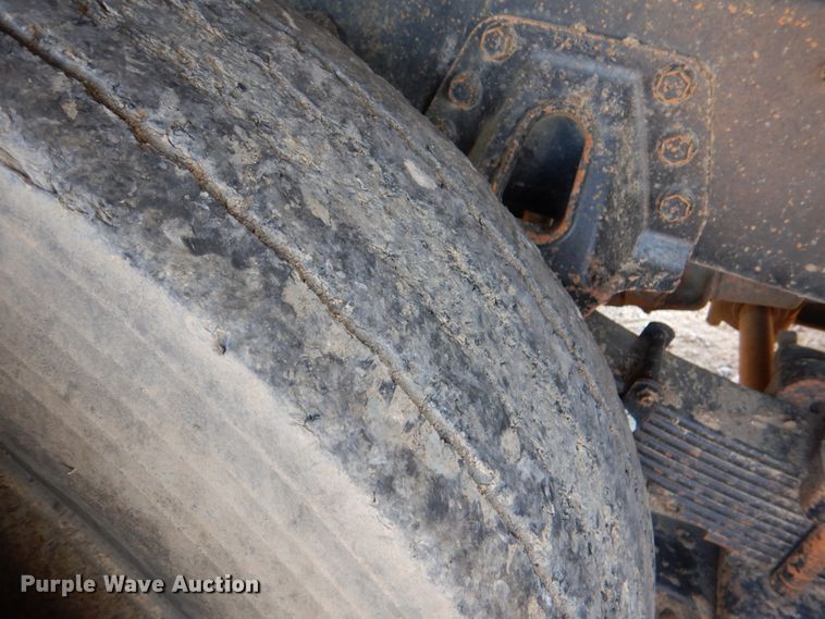 image for item DM3863 1998 International 4900  dump truck