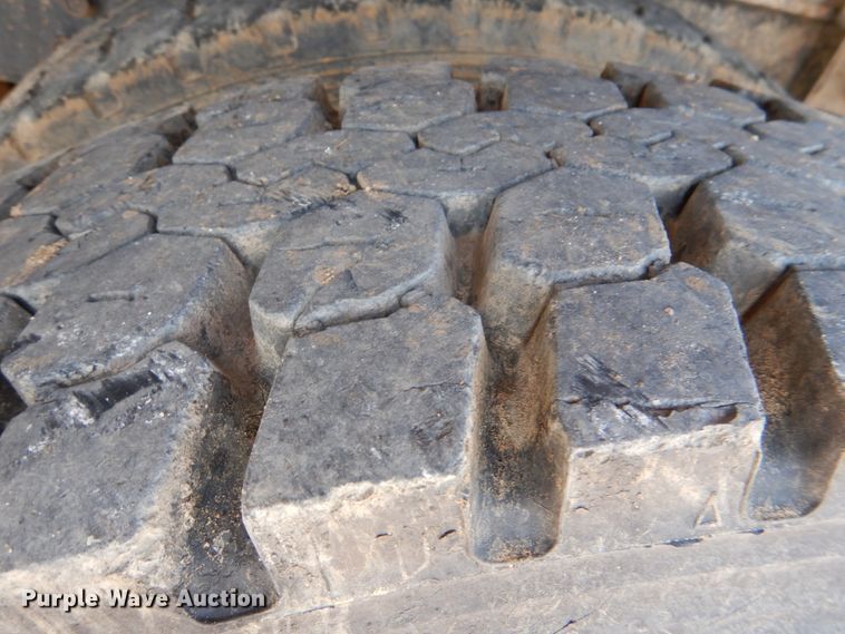 image for item DM3863 1998 International 4900  dump truck