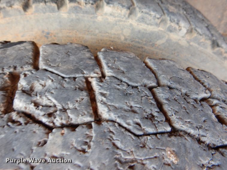 image for item DM3863 1998 International 4900  dump truck