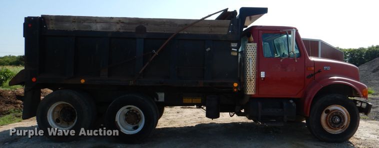 image for item DM3864 2000 International 4900  dump truck