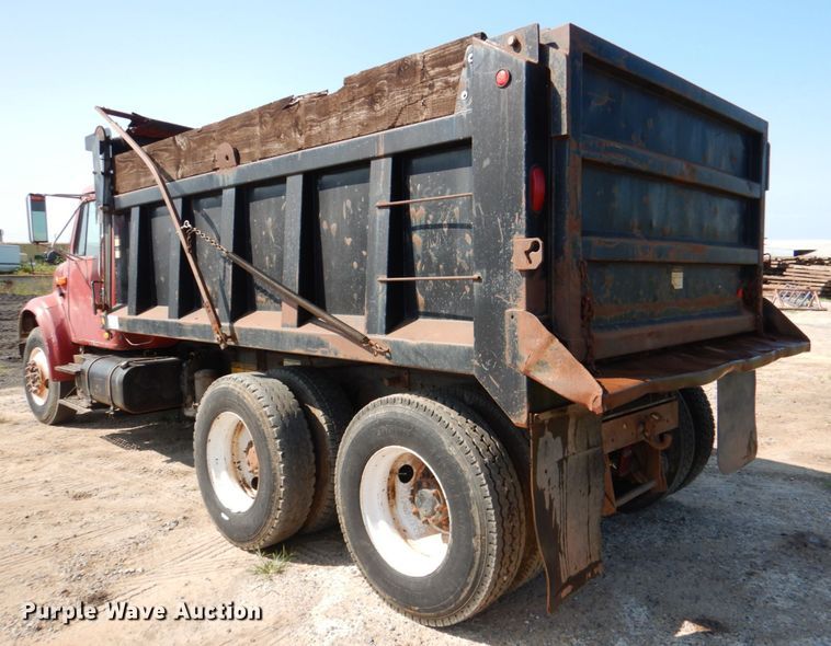 image for item DM3864 2000 International 4900  dump truck