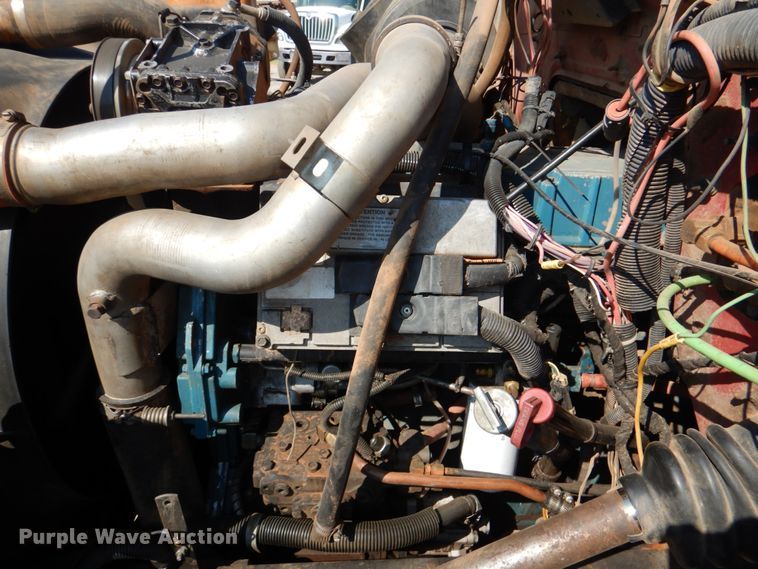 image for item DM3864 2000 International 4900  dump truck