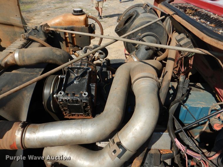 image for item DM3864 2000 International 4900  dump truck