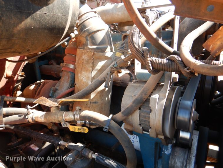 image for item DM3864 2000 International 4900  dump truck