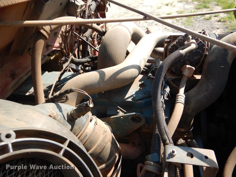 image for item DM3864 2000 International 4900  dump truck