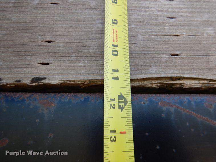 image for item DM3864 2000 International 4900  dump truck