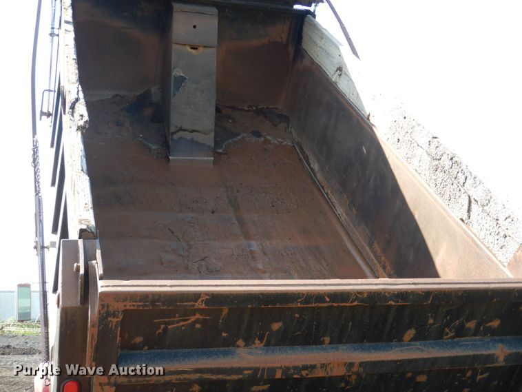 image for item DM3864 2000 International 4900  dump truck