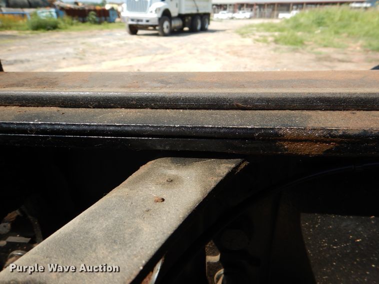 image for item DM3864 2000 International 4900  dump truck