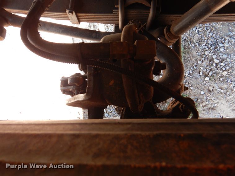 image for item DM3864 2000 International 4900  dump truck