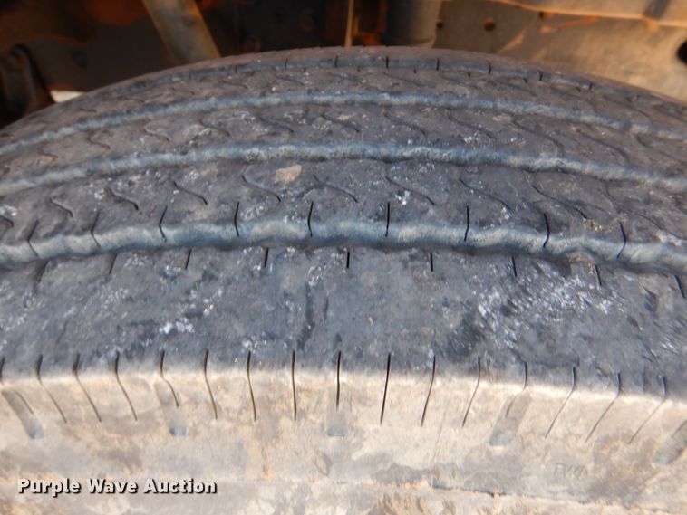 image for item DM3864 2000 International 4900  dump truck