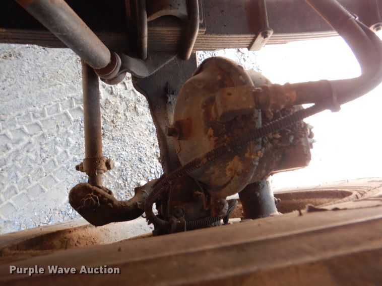 image for item DM3864 2000 International 4900  dump truck