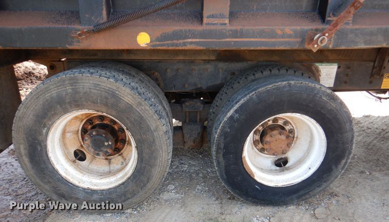 image for item DM3864 2000 International 4900  dump truck