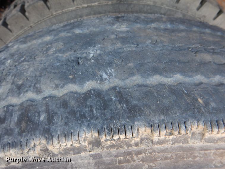 image for item DM3864 2000 International 4900  dump truck