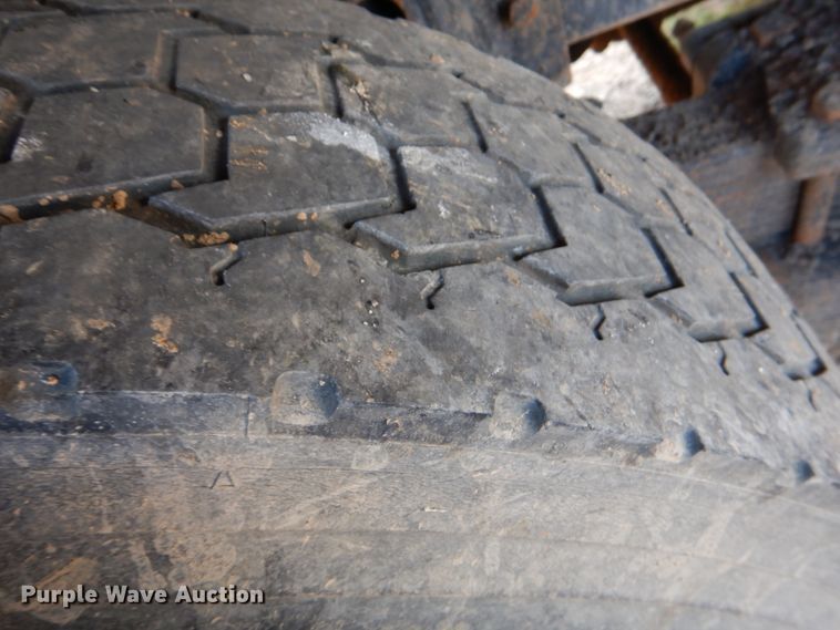 image for item DM3864 2000 International 4900  dump truck