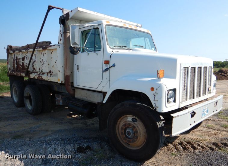 image for item DM3865 1999 International 2554  dump truck