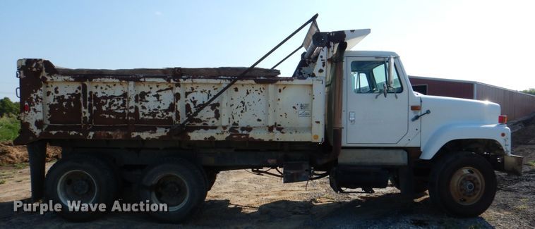 image for item DM3865 1999 International 2554  dump truck