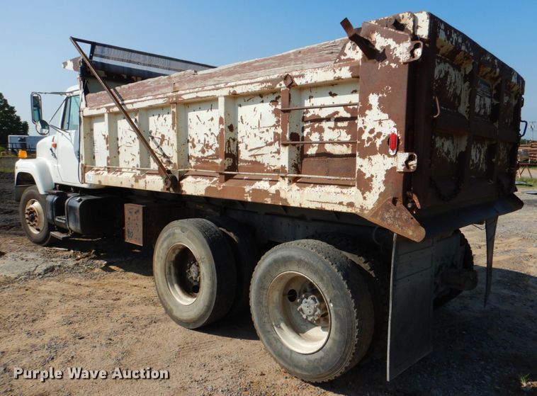 image for item DM3865 1999 International 2554  dump truck