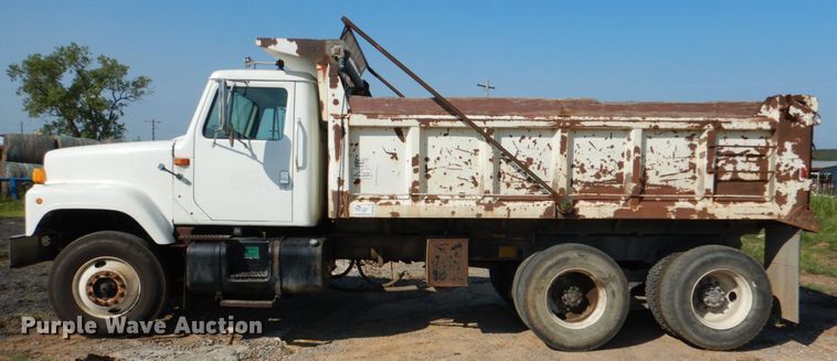 image for item DM3865 1999 International 2554  dump truck