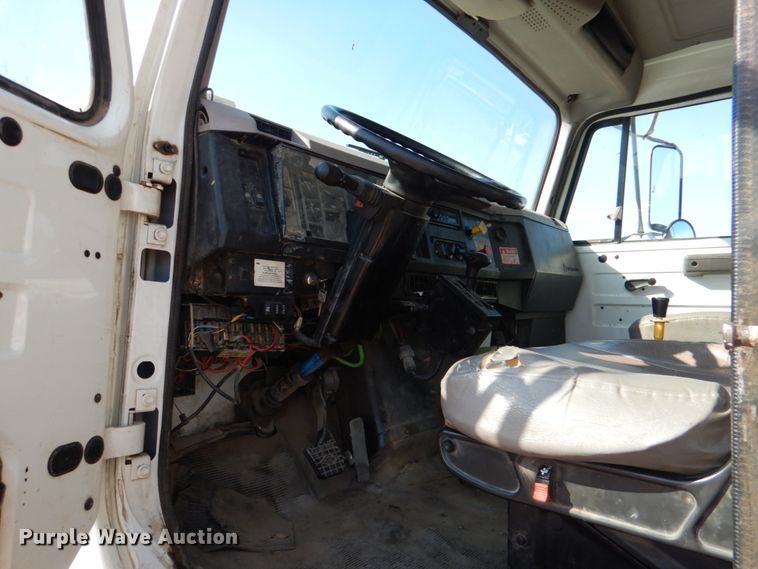 image for item DM3865 1999 International 2554  dump truck