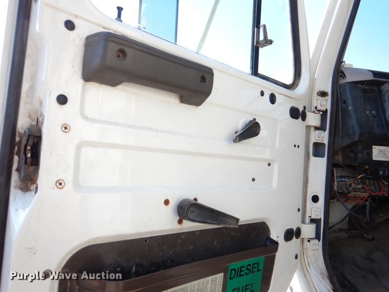 image for item DM3865 1999 International 2554  dump truck