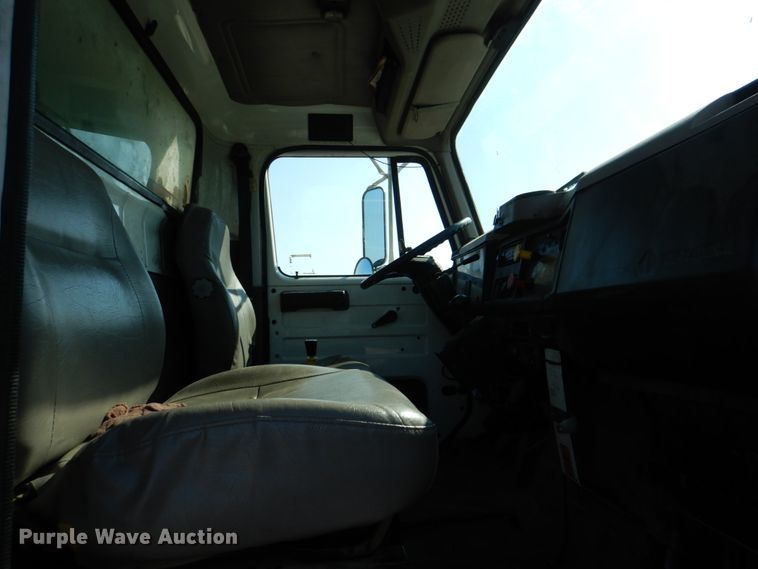 image for item DM3865 1999 International 2554  dump truck