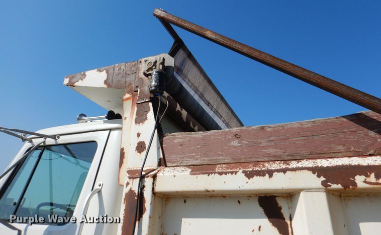 image for item DM3865 1999 International 2554  dump truck