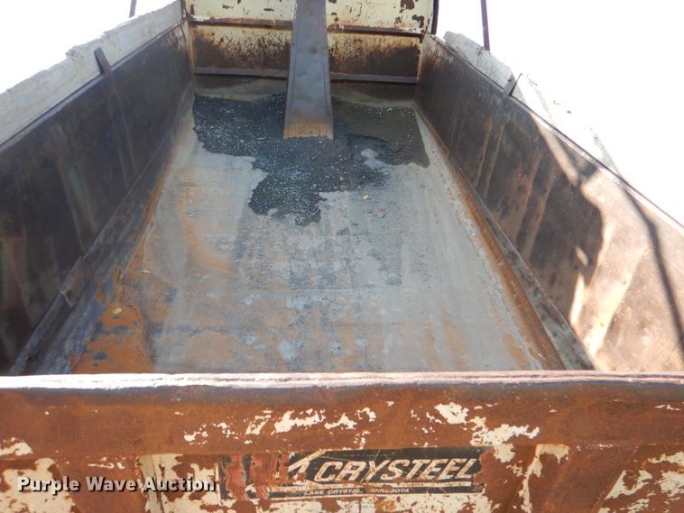 image for item DM3865 1999 International 2554  dump truck