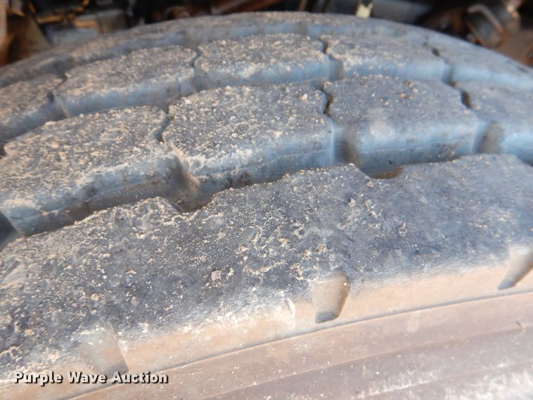 image for item DM3865 1999 International 2554  dump truck