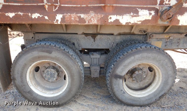 image for item DM3865 1999 International 2554  dump truck