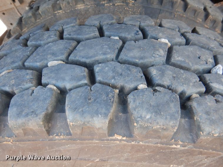 image for item DM3865 1999 International 2554  dump truck