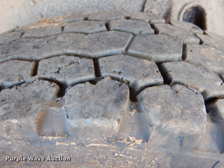 image for item DM3865 1999 International 2554  dump truck