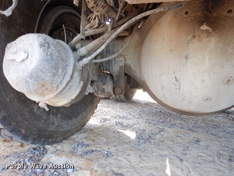 image for item DM3865 1999 International 2554  dump truck