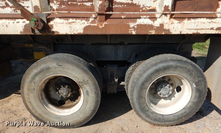 image for item DM3865 1999 International 2554  dump truck