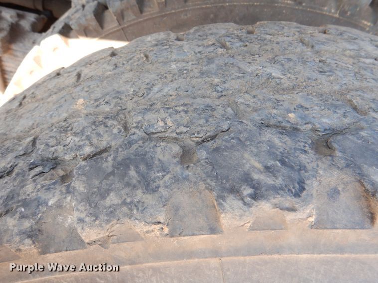 image for item DM3865 1999 International 2554  dump truck