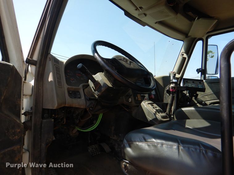 image for item DM3867 2011 International 7400  dump truck