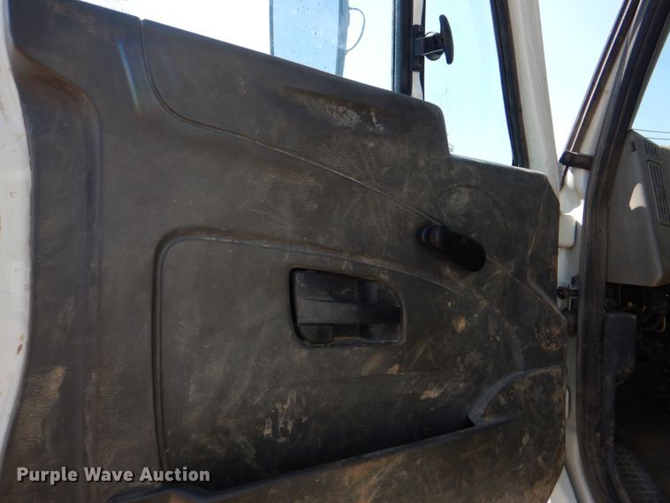 image for item DM3867 2011 International 7400  dump truck