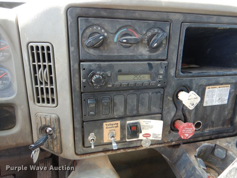 image for item DM3867 2011 International 7400  dump truck