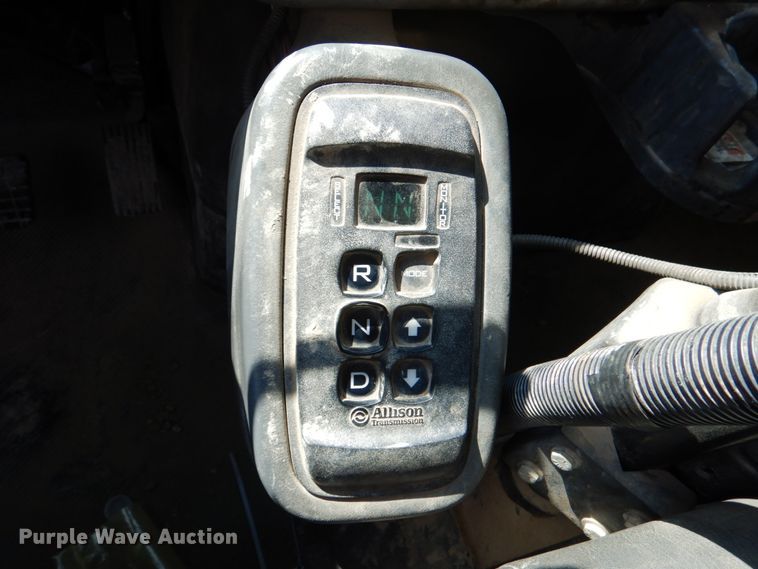 image for item DM3867 2011 International 7400  dump truck