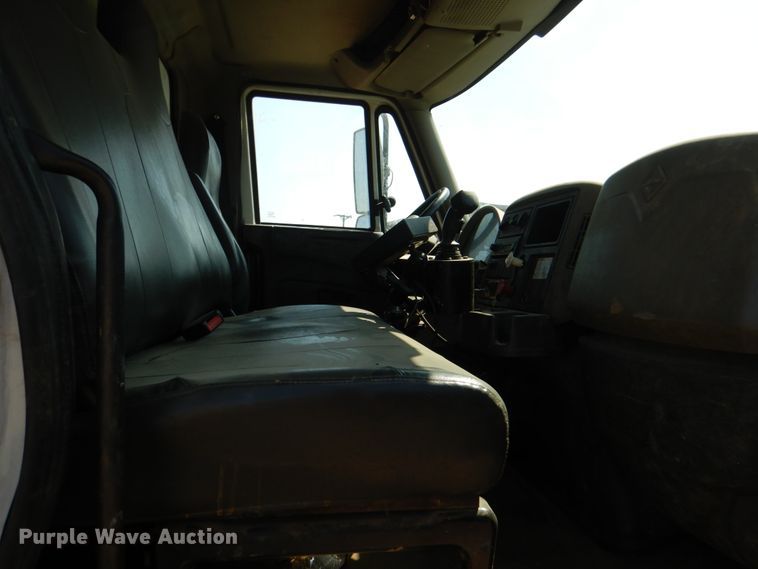 image for item DM3867 2011 International 7400  dump truck