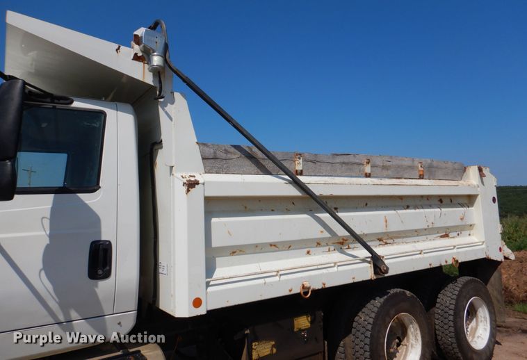 image for item DM3867 2011 International 7400  dump truck