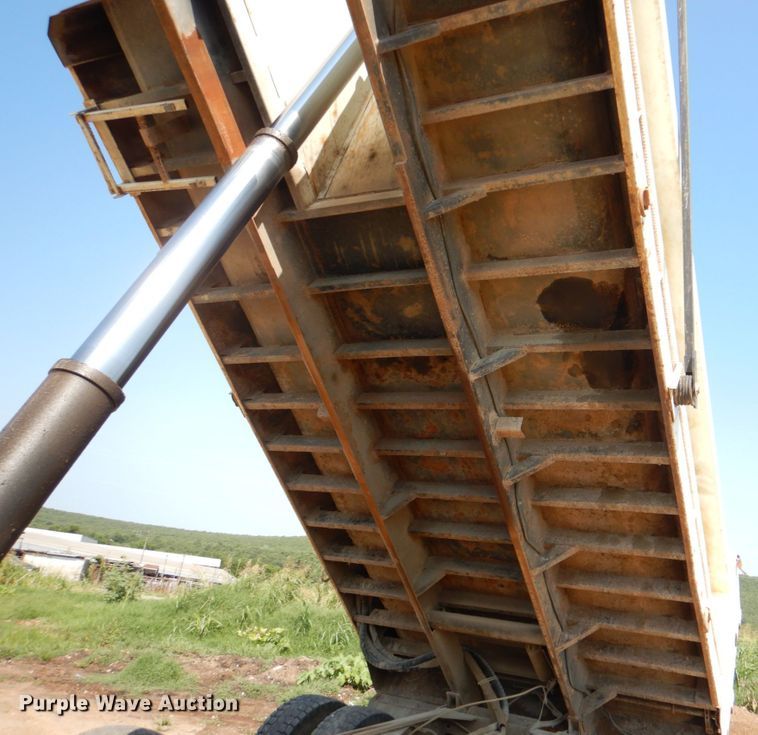 image for item DM3867 2011 International 7400  dump truck