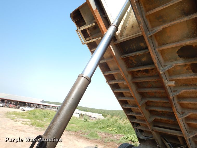 image for item DM3867 2011 International 7400  dump truck