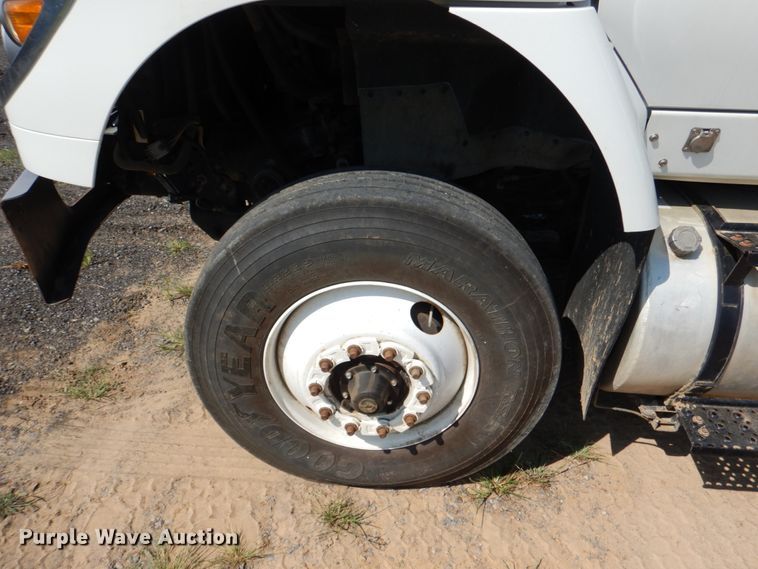 image for item DM3867 2011 International 7400  dump truck