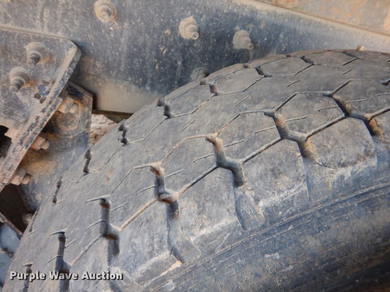 image for item DM3867 2011 International 7400  dump truck